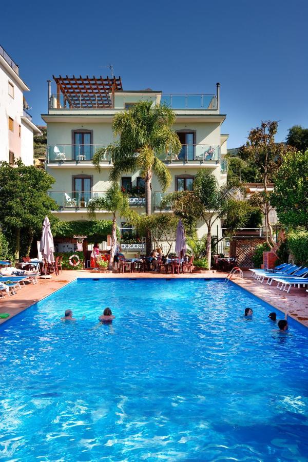 Sorrento Comfort House Con Piscina Exterior photo